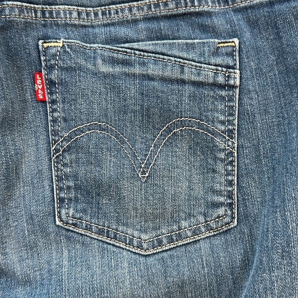Levi’s Women’s Crop Jeans Size 8 - Picture 4 of 10